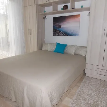 公寓 Nemorosa Apartman *